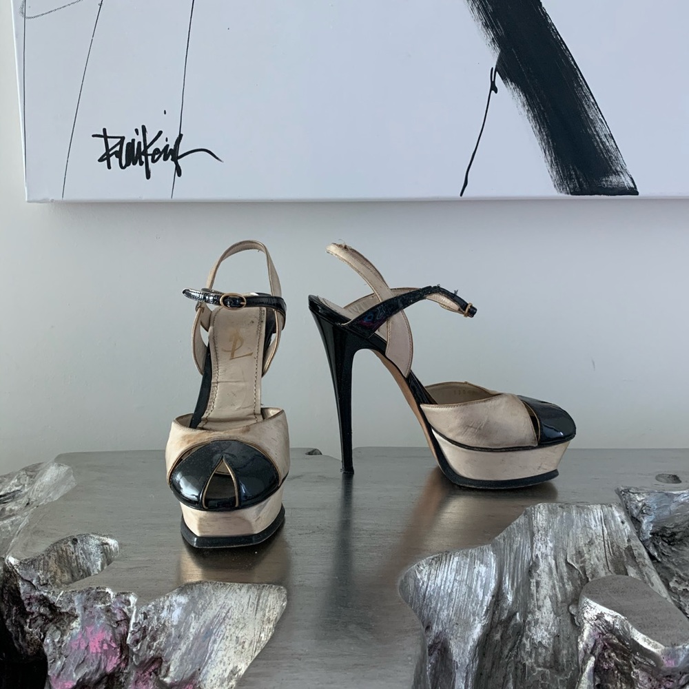 SOLD ❗️ YSL Yves Saint Laurent  Mary Jane Pumps